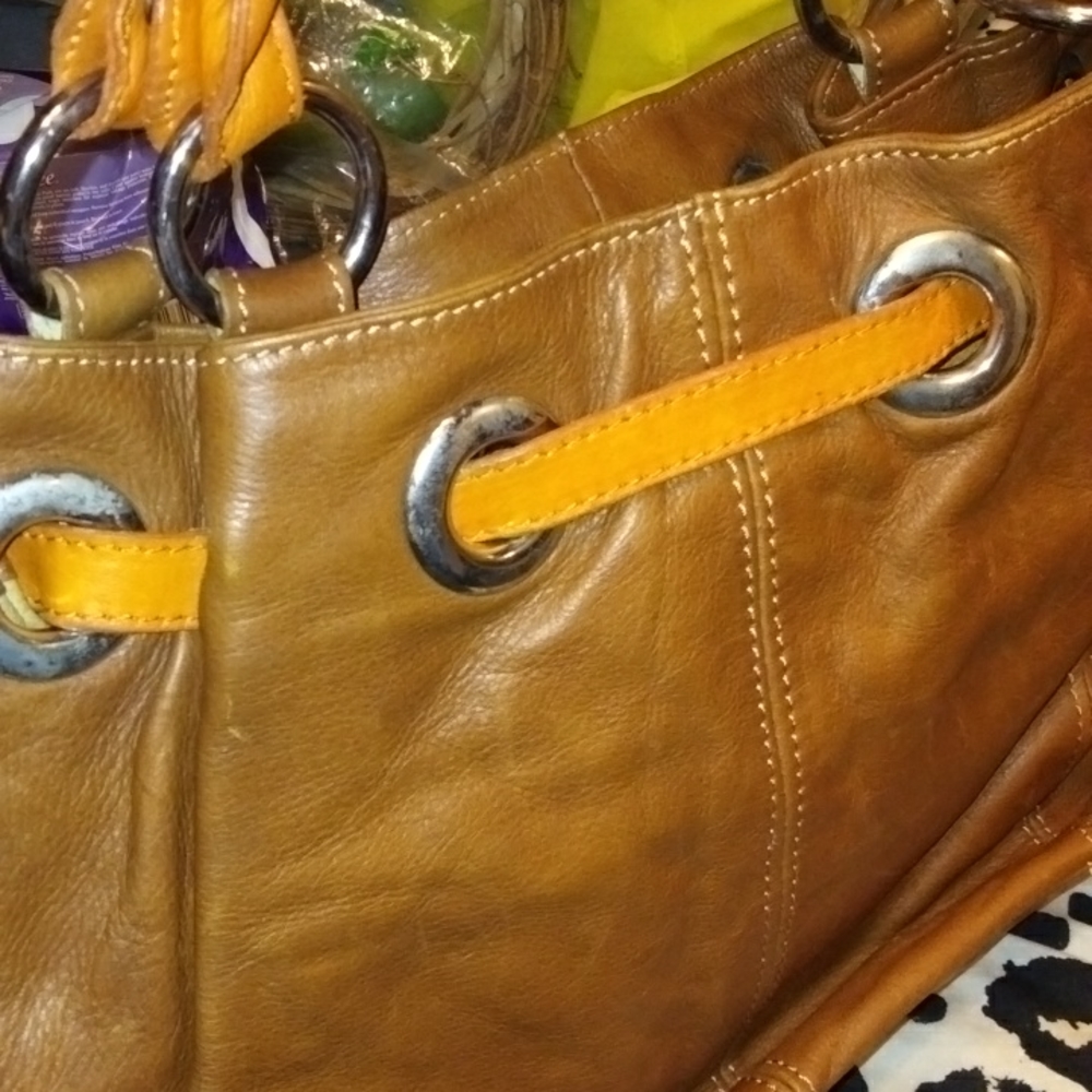Iam selling a tote bag